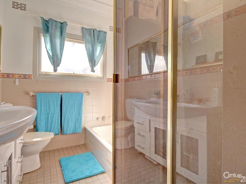 2e Chuter Avenue, Monterey NSW 2217