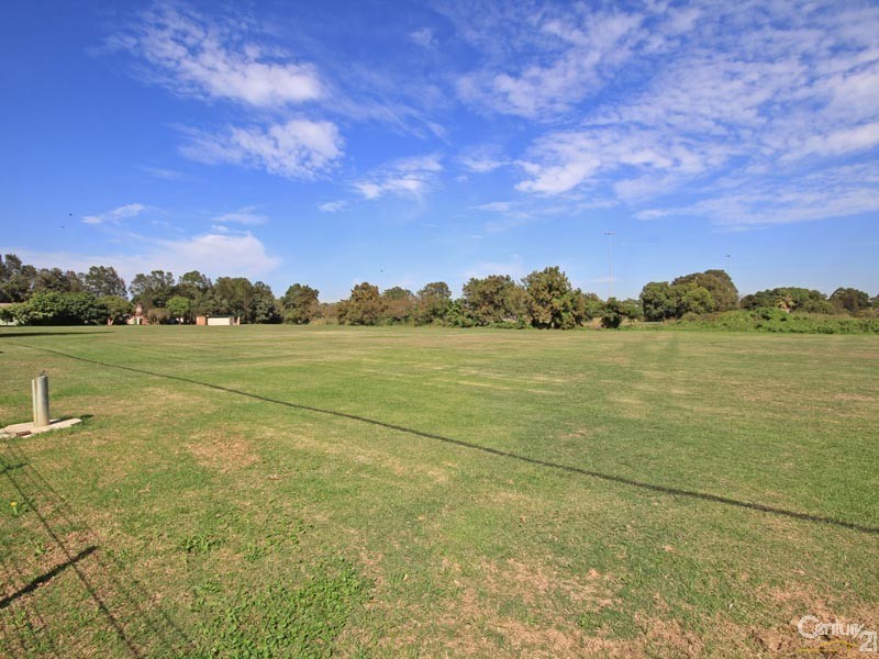 2e Chuter Avenue, Monterey NSW 2217