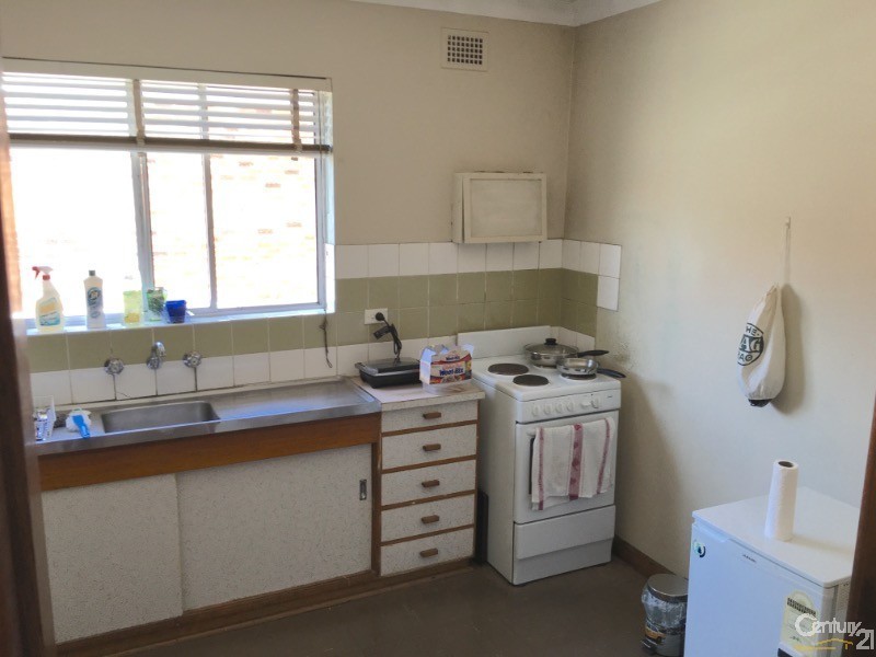 Rear 36 Mawson Parade, Chifley NSW 2036