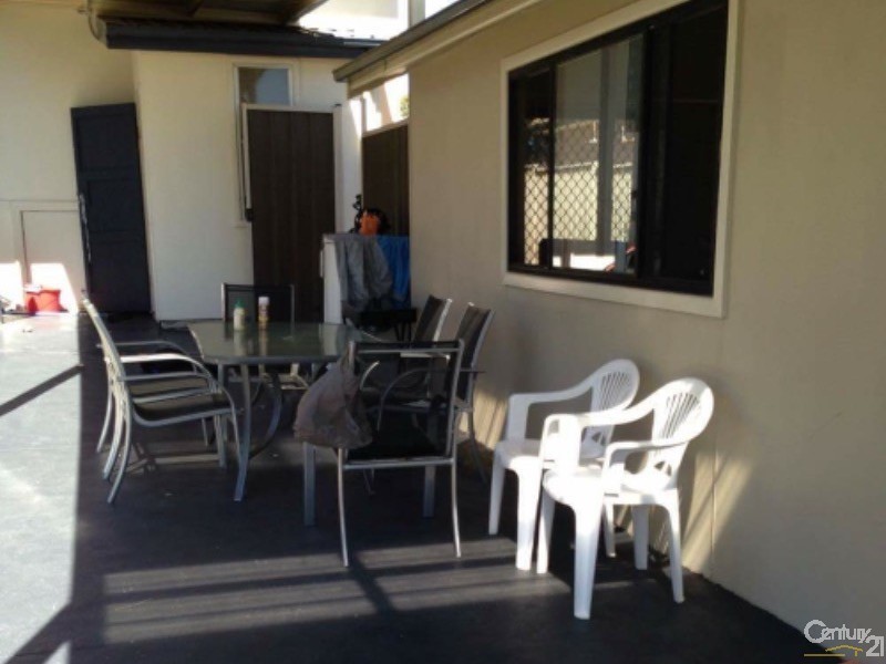 Rear 1363 Anzac Parade, Chifley NSW 2036
