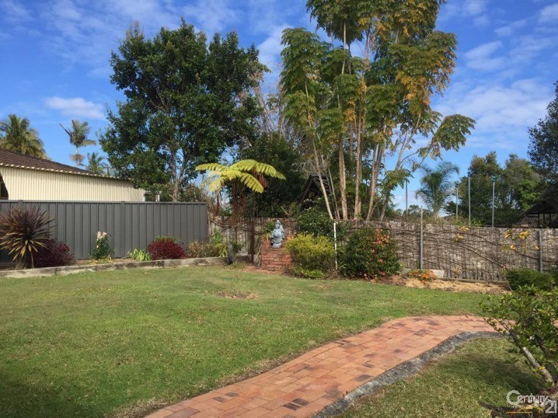16 Tambar Place, Urunga NSW 2455