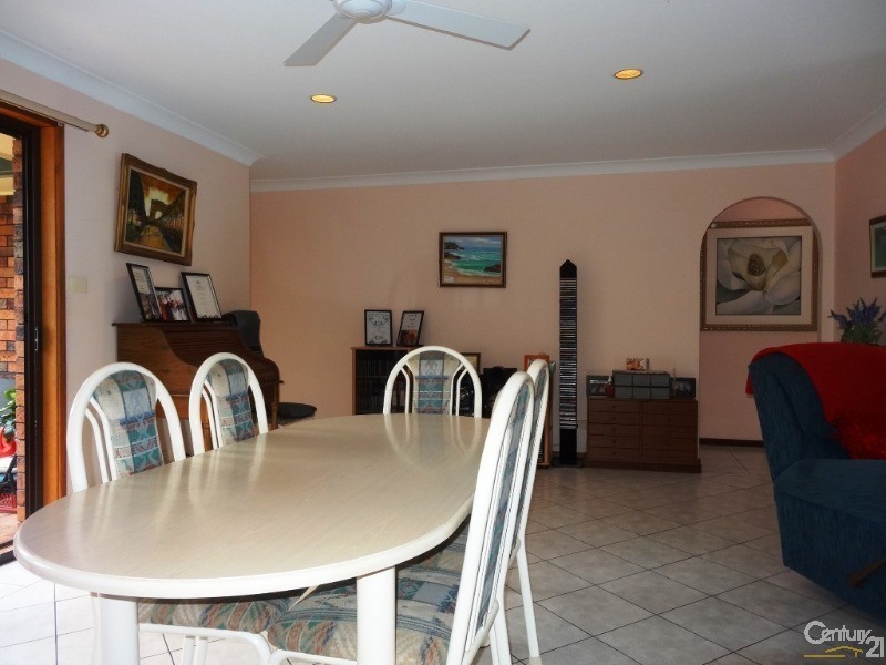 16 Tambar Place, Urunga NSW 2455
