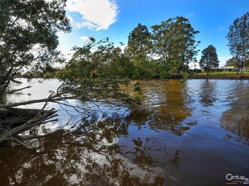10 Riverside Drive, Urunga NSW 2455