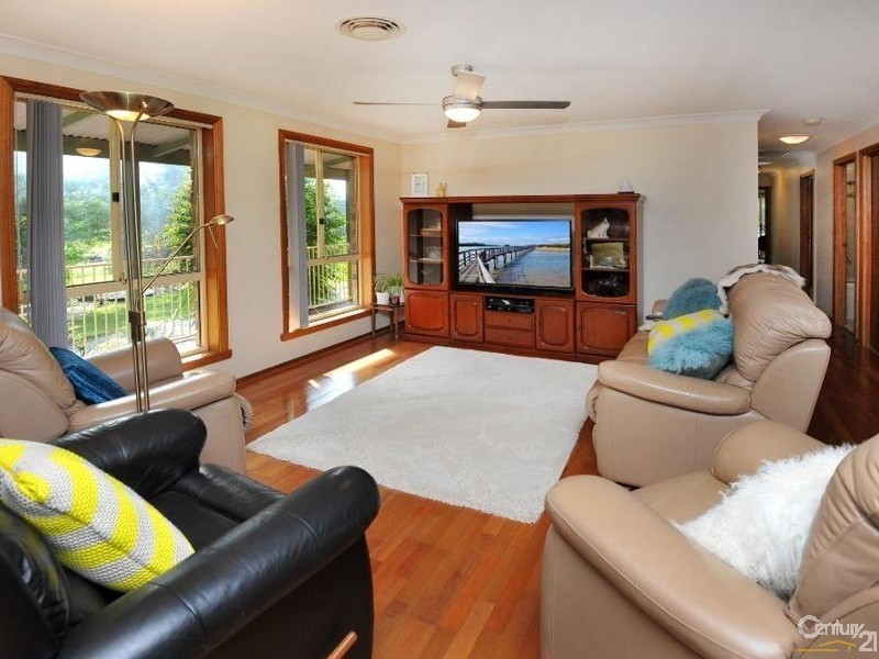 10 Riverside Drive, Urunga NSW 2455