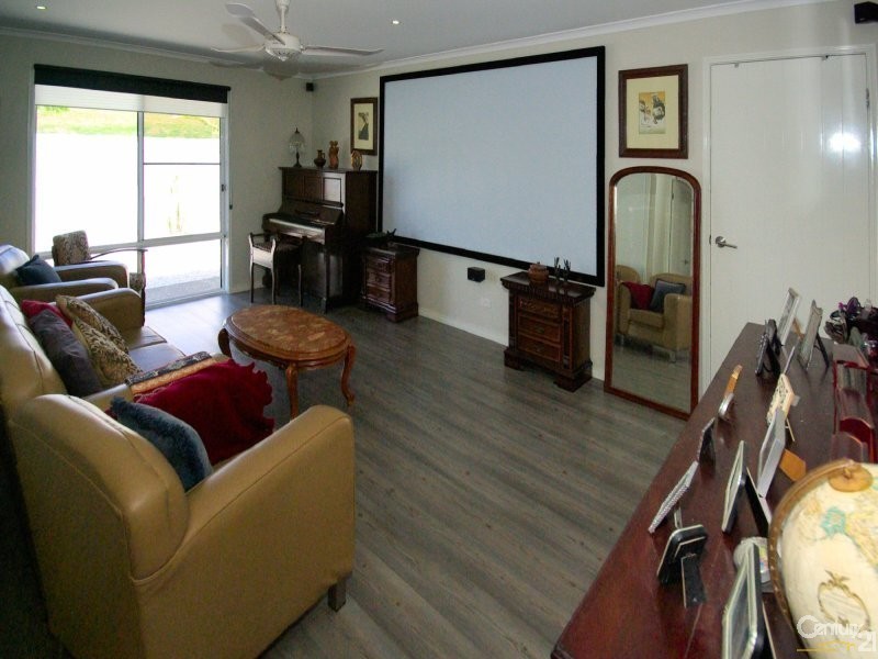 24 Island Road, Sapphire Beach NSW 2450