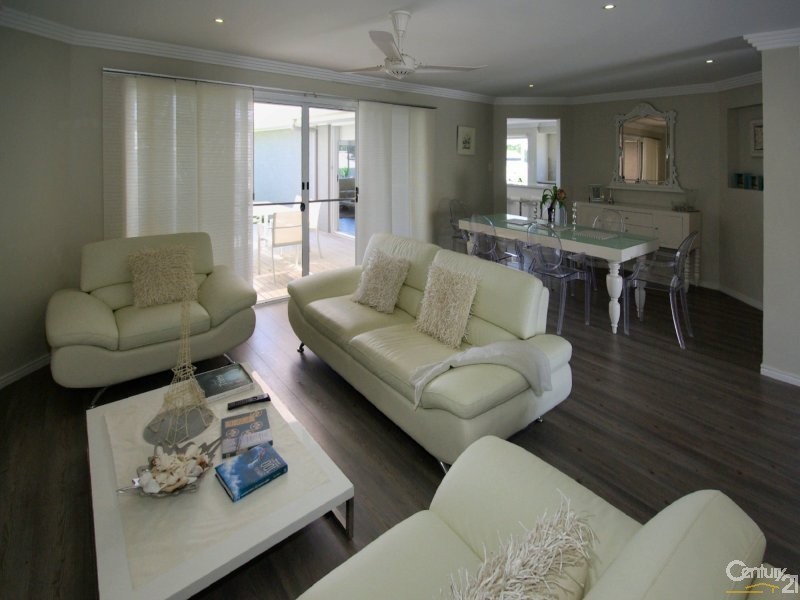 24 Island Road, Sapphire Beach NSW 2450
