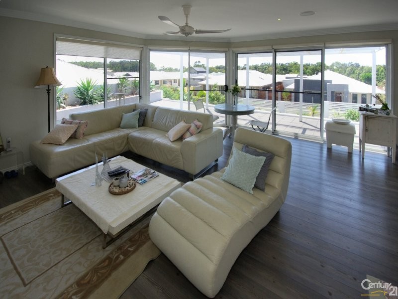 24 Island Road, Sapphire Beach NSW 2450
