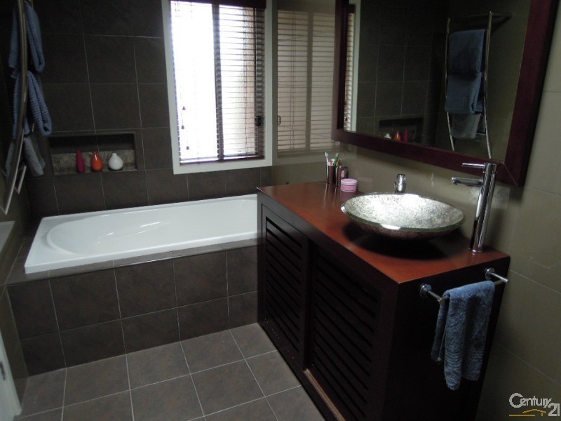 41 Gorada Avenue, Kirrawee NSW 2232