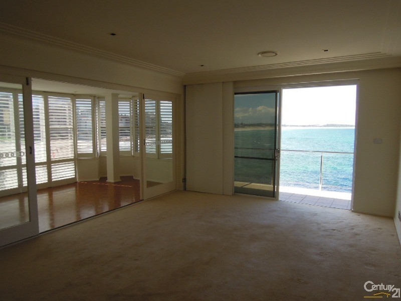 9a Mentone Avenue, Cronulla NSW 2230