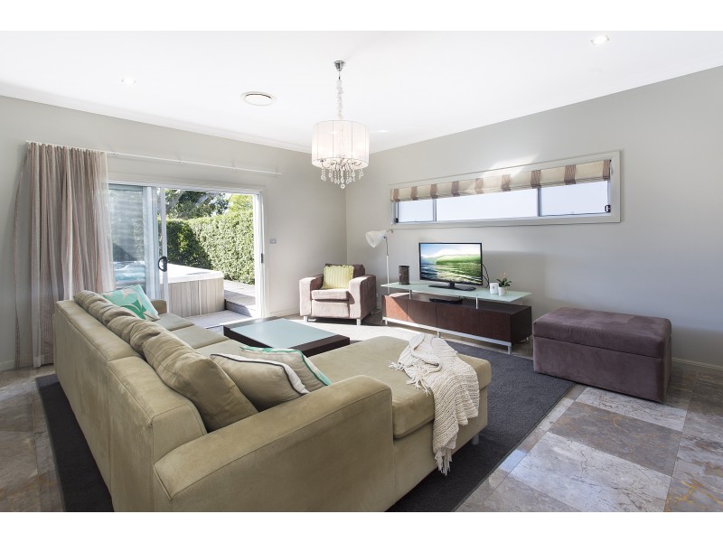 17 Raglan Road, Miranda NSW 2228