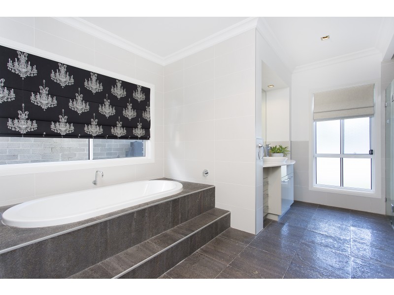 17 Raglan Road, Miranda NSW 2228