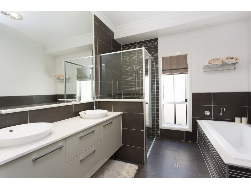 17 Raglan Road, Miranda NSW 2228