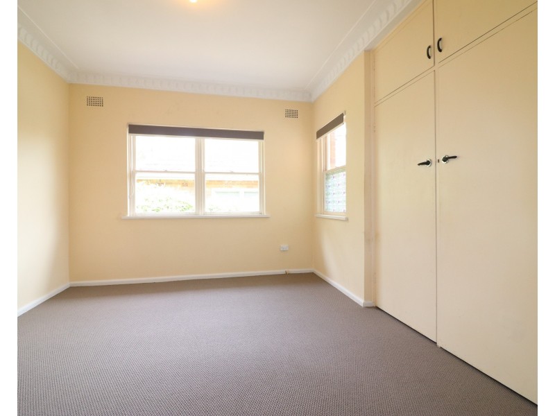 8 Mooki Street, Miranda NSW 2228