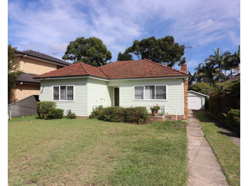 17 Milner Avenue, Kirrawee NSW 2232