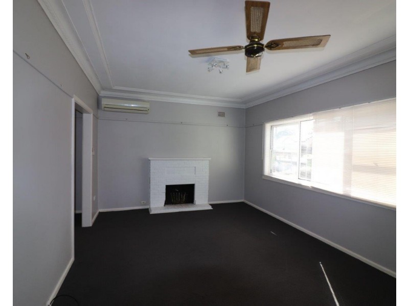 17 Milner Avenue, Kirrawee NSW 2232