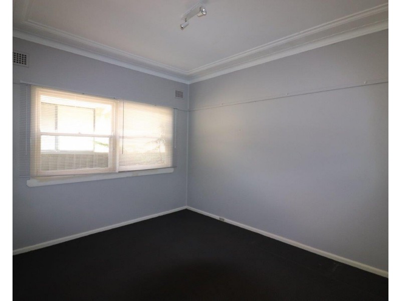 17 Milner Avenue, Kirrawee NSW 2232