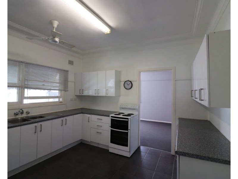 17 Milner Avenue, Kirrawee NSW 2232