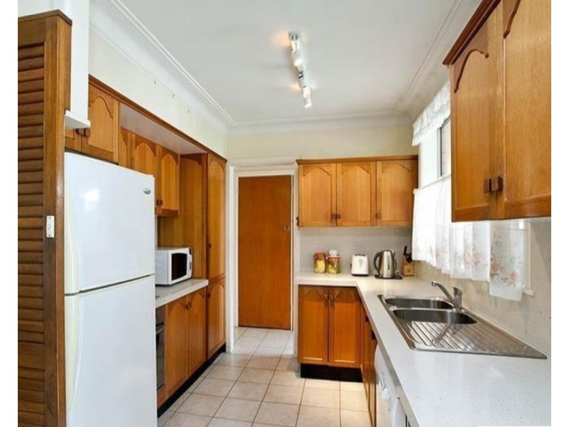 11 Kirkby Place, Miranda NSW 2228