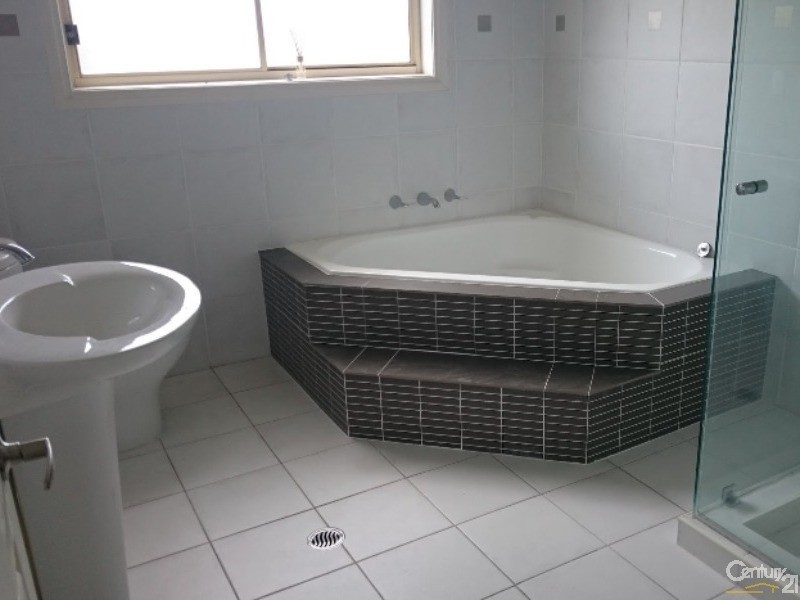 3 Crestview Drive, Glenwood NSW 2768