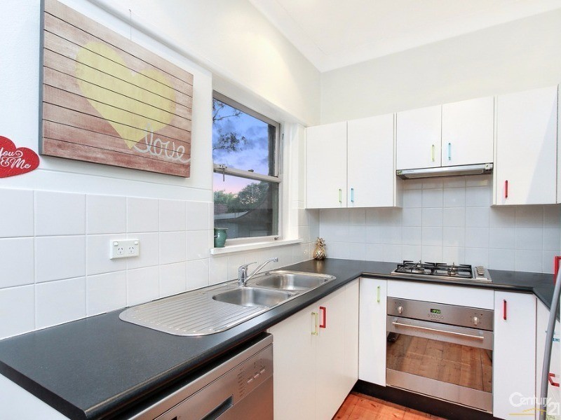 8 Margaret Street, Northmead NSW 2152