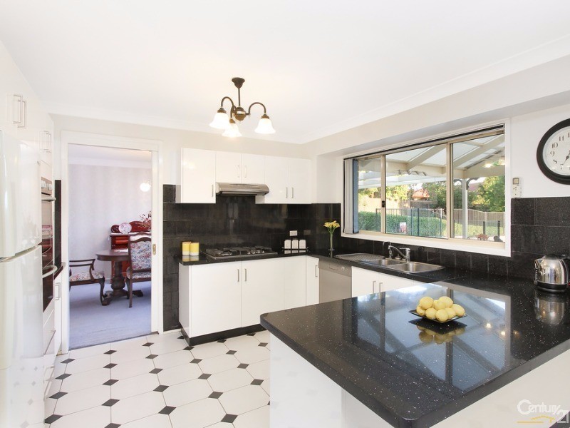 24 Baron Close, Kings Langley NSW 2147