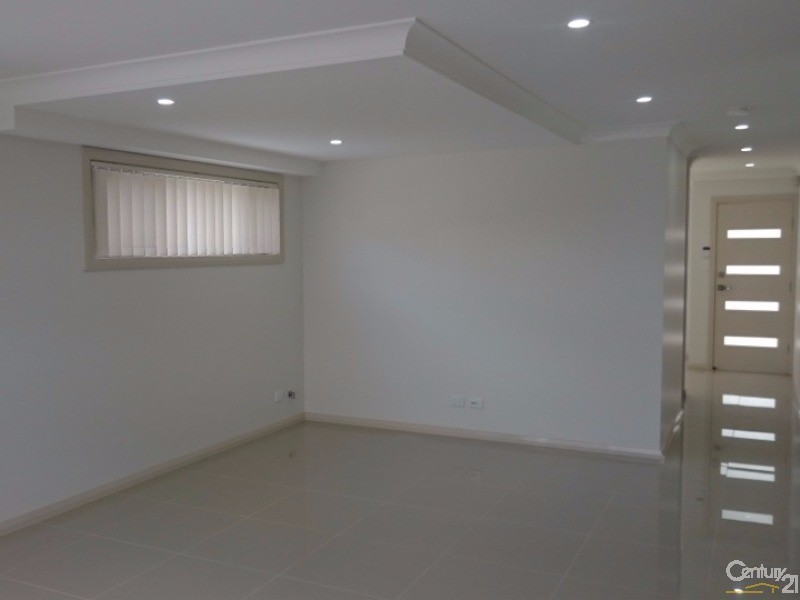 2/62 Hampden Road, South Wentworthville NSW 2145