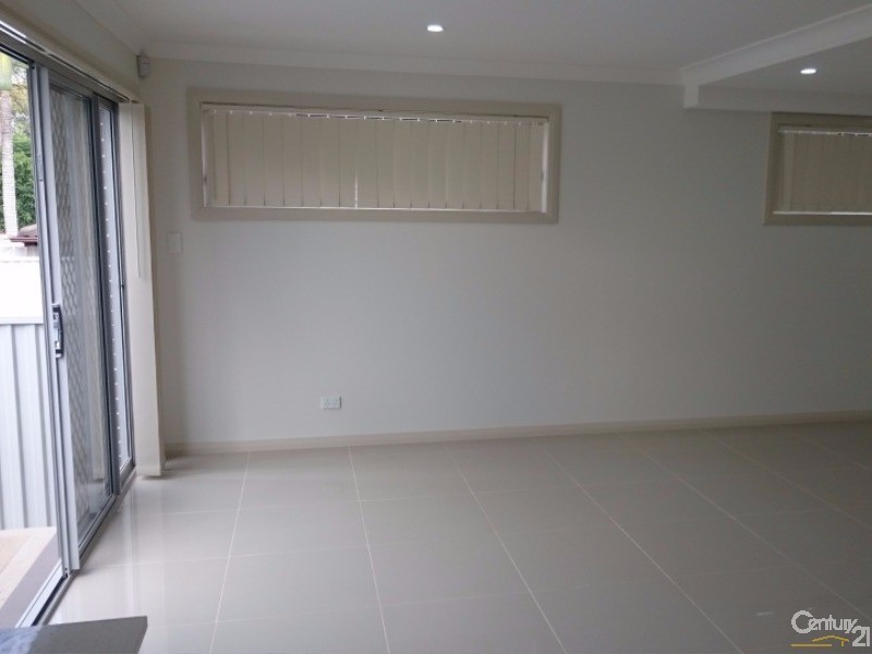 2/62 Hampden Road, South Wentworthville NSW 2145