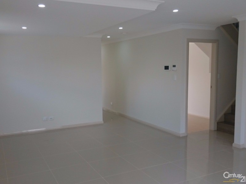 2/62 Hampden Road, South Wentworthville NSW 2145