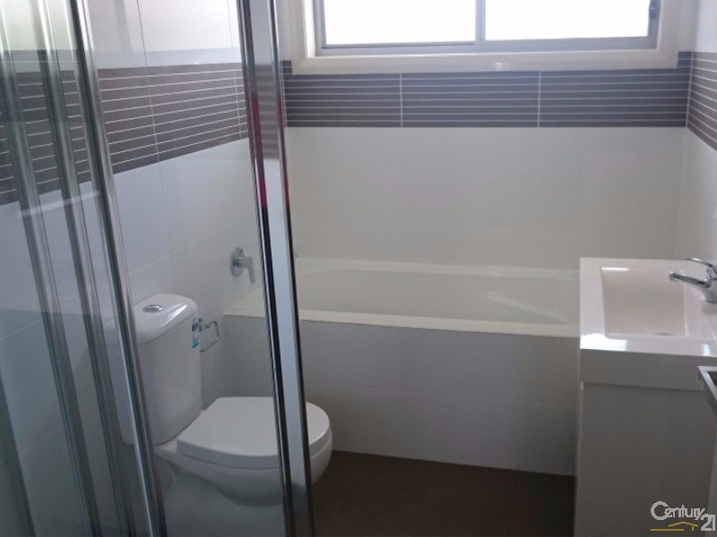 2/62 Hampden Road, South Wentworthville NSW 2145