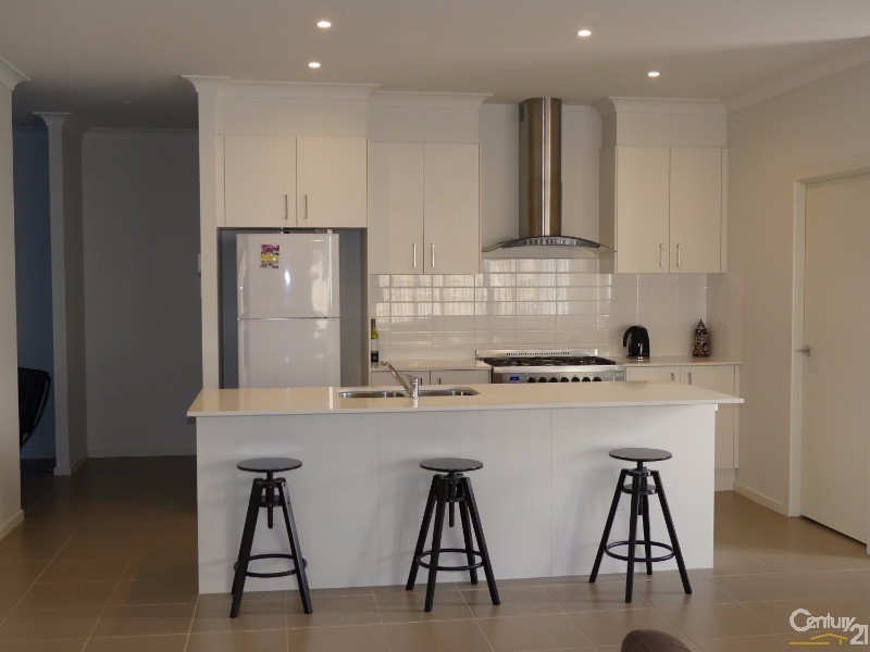 11 Sugarloaf Crescent, Colebee NSW 2761