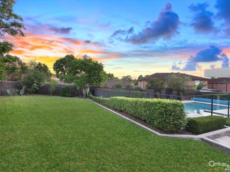 24 Baron Close, Kings Langley NSW 2147