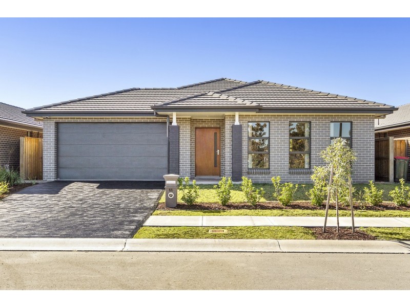 11 Sugarloaf Crescent, Colebee NSW 2761