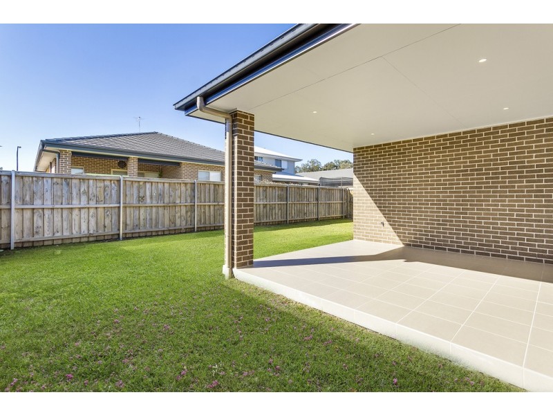 11 Sugarloaf Crescent, Colebee NSW 2761