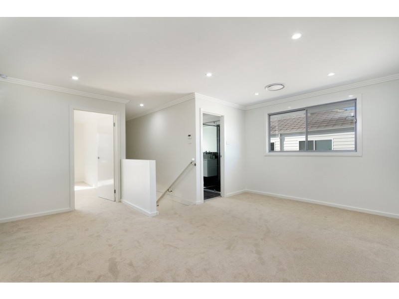 35 Summerland Crescent, Colebee NSW 2761