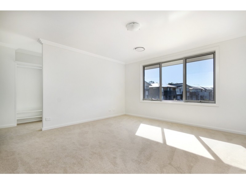 35 Summerland Crescent, Colebee NSW 2761