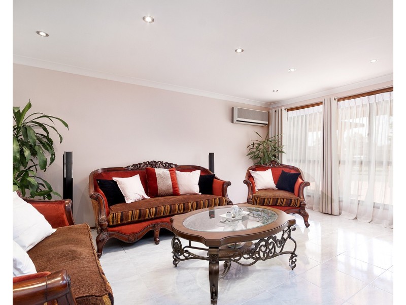 7 Milburn Street, Quakers Hill NSW 2763