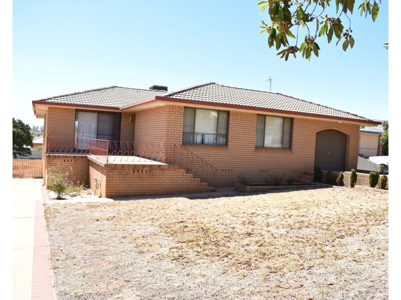 17 Jubilee Street, Parkes NSW 2870