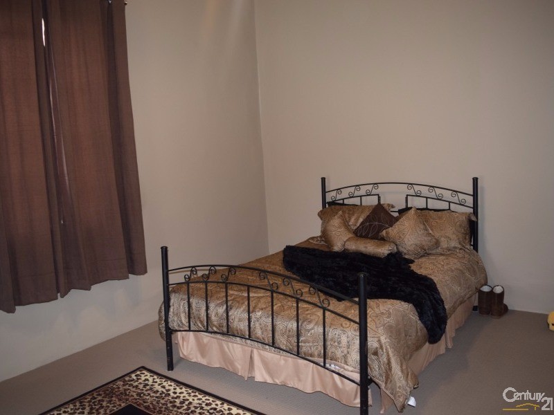 96 Clarinda Street, Parkes NSW 2870