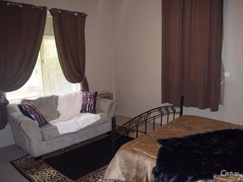 96 Clarinda Street, Parkes NSW 2870