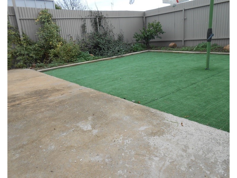 4 Currajong Street, Parkes NSW 2870