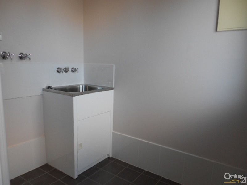 5/2A WILGA ST, Parkes NSW 2870