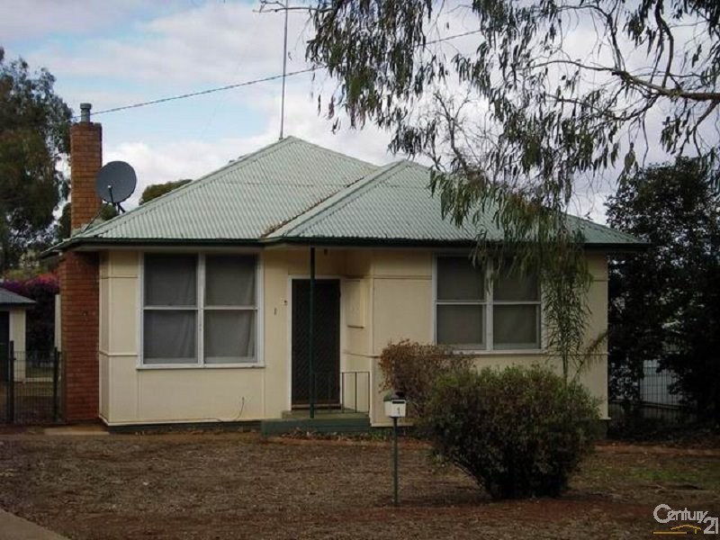 1 GALLOP AVENUE, Parkes NSW 2870