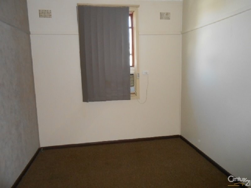 1 GALLOP AVENUE, Parkes NSW 2870