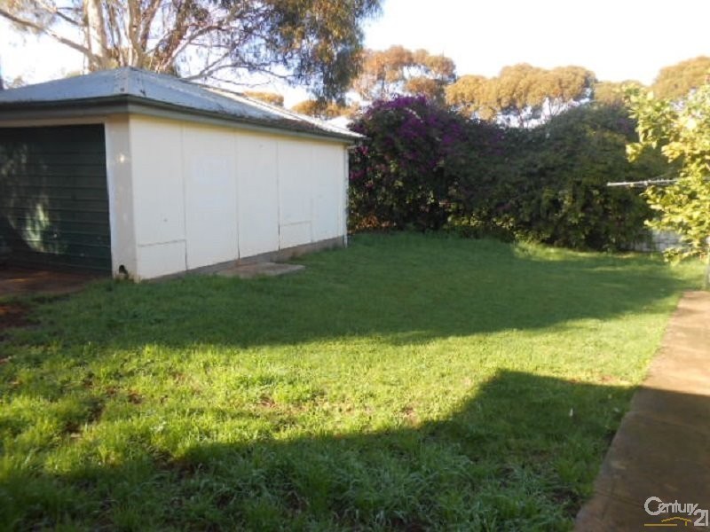 1 GALLOP AVENUE, Parkes NSW 2870