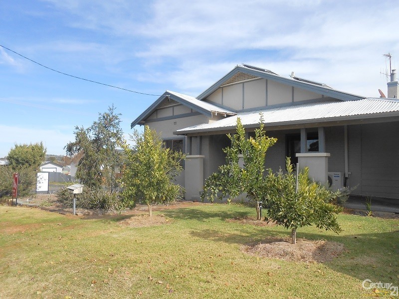 2 Mill Street, Parkes NSW 2870