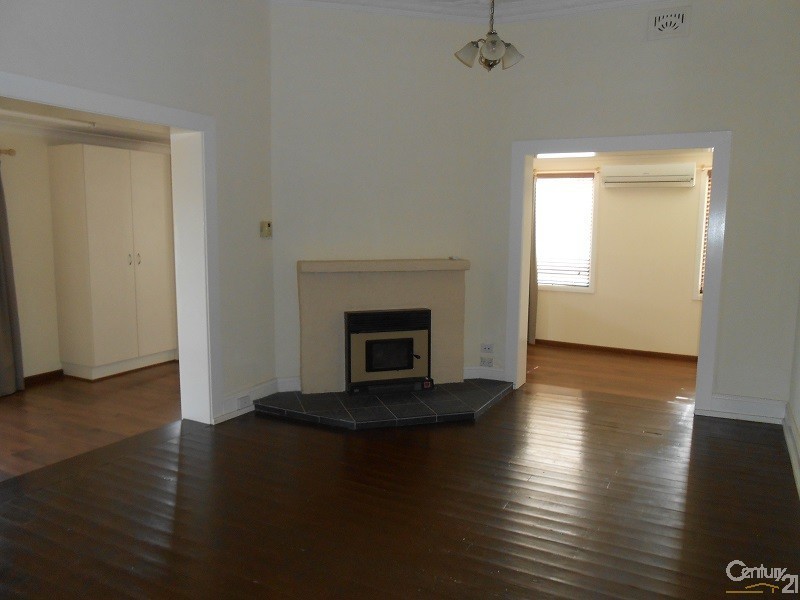 2 Mill Street, Parkes NSW 2870