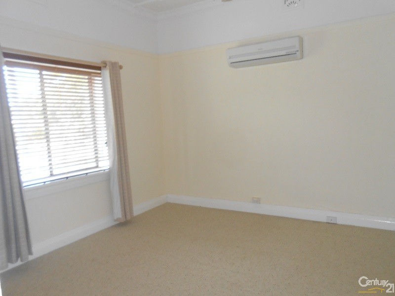 2 Mill Street, Parkes NSW 2870