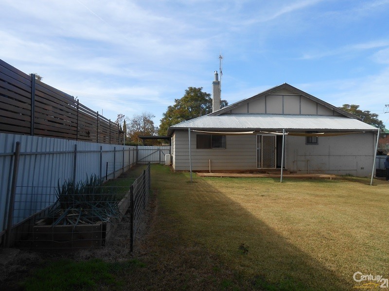 2 Mill Street, Parkes NSW 2870