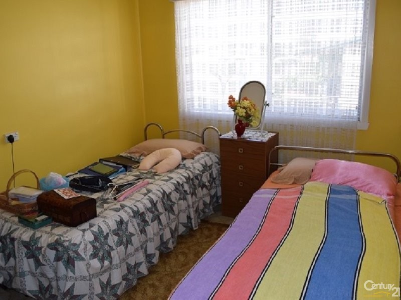 9 Armstrong Street, Parkes NSW 2870