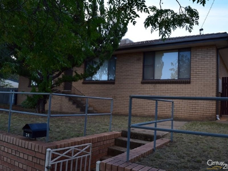 24 Forster Street, Parkes NSW 2870